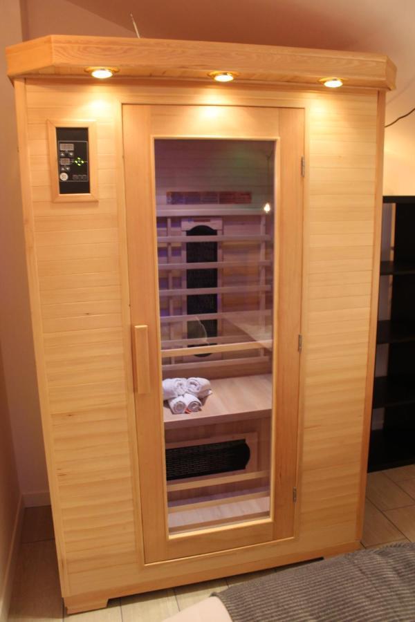 Le Logis Du Bien-Etre, Balneo & Sauna Dans Chambre 베르통 외부 사진
